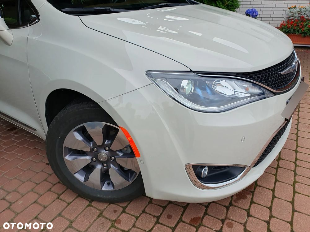 Chrysler Pacifica - 7
