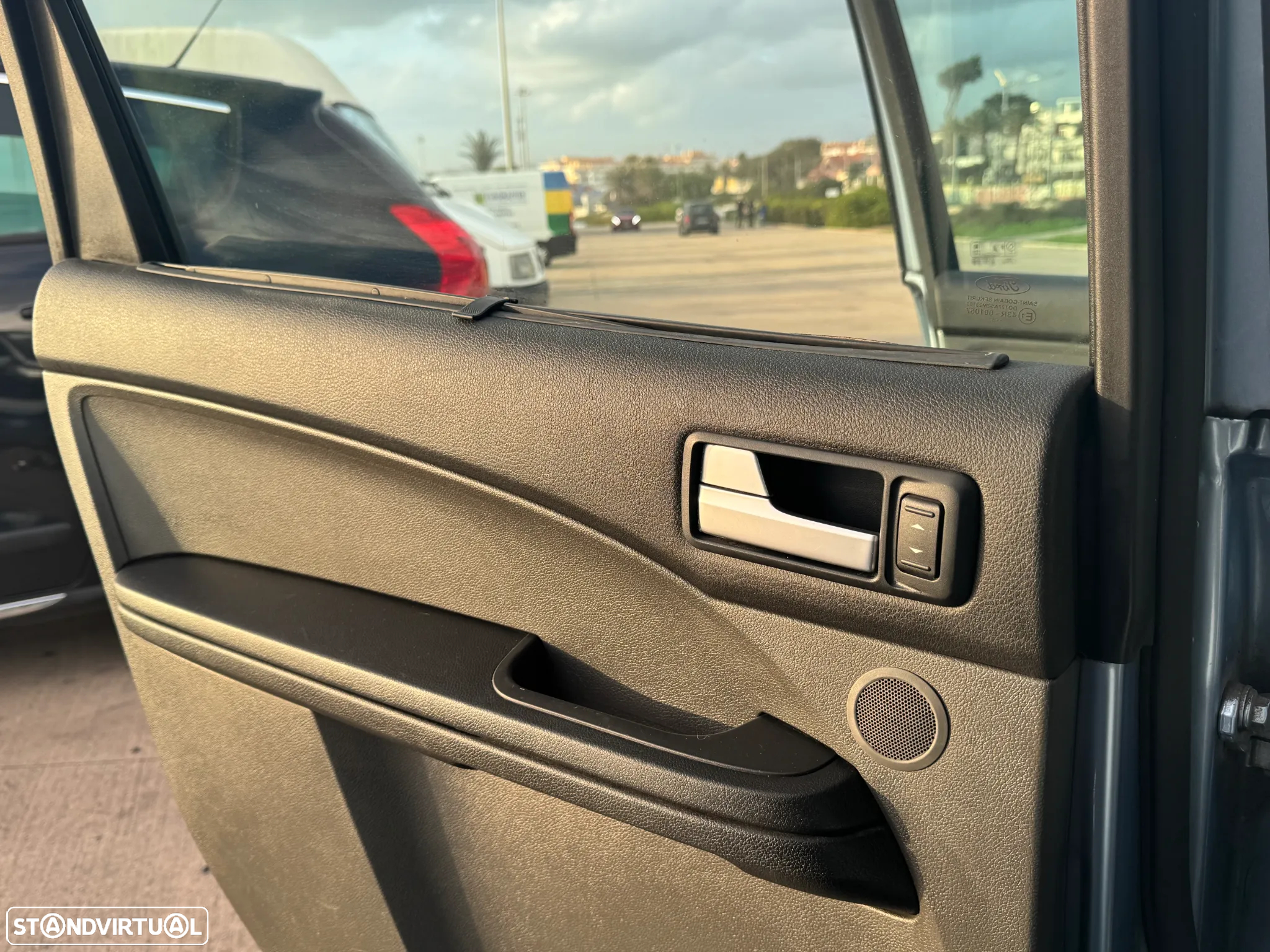 Ford C-Max - 11