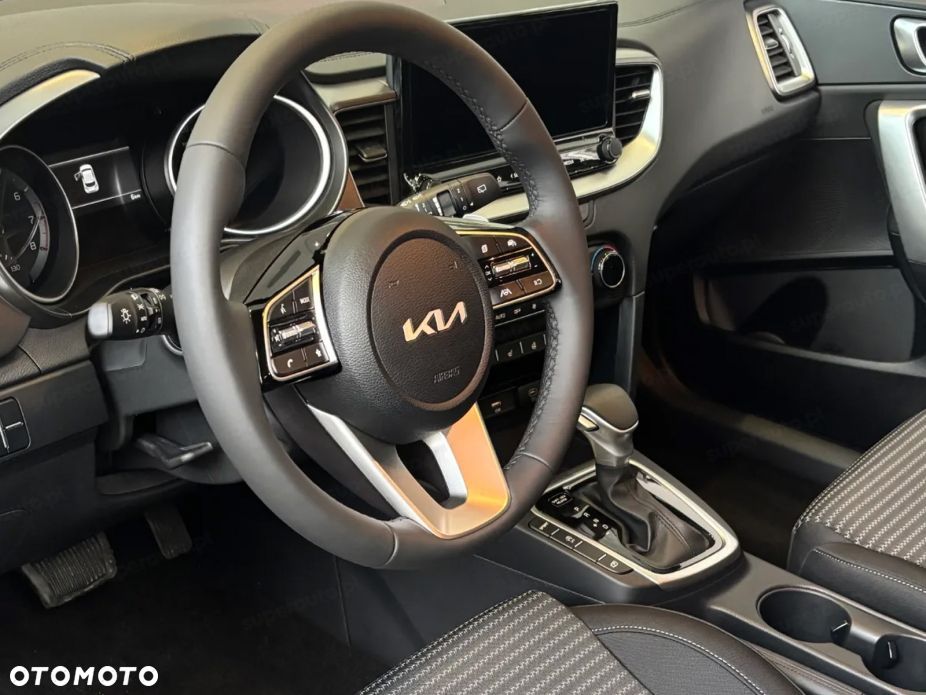 Kia XCeed 1.6 T-GDI M DCT - 4