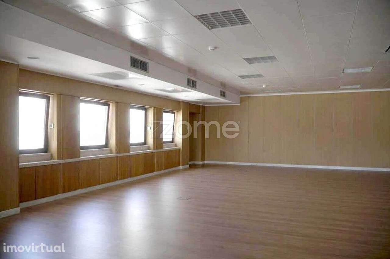 Escritório 143m² em open space no Edifício Tejo, Alfragide - Grande imagem: 2/33