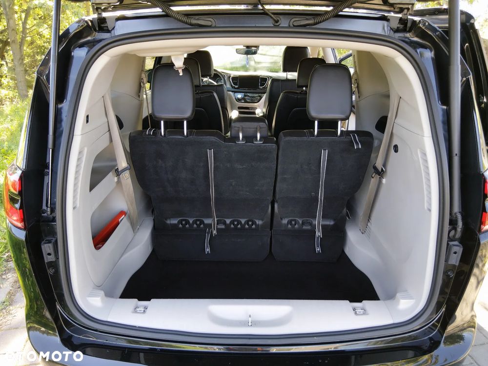 Chrysler Pacifica - 18