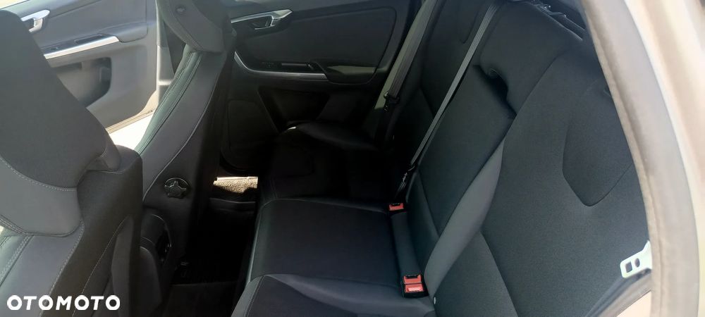 Volvo XC 60 D4 Drive-E Momentum - 13