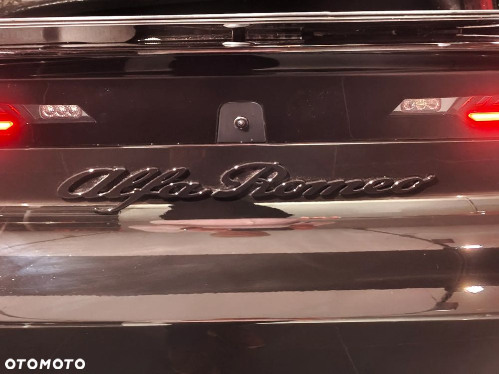 Alfa Romeo Junior 1.2 mHEV Ti eDCT - 11