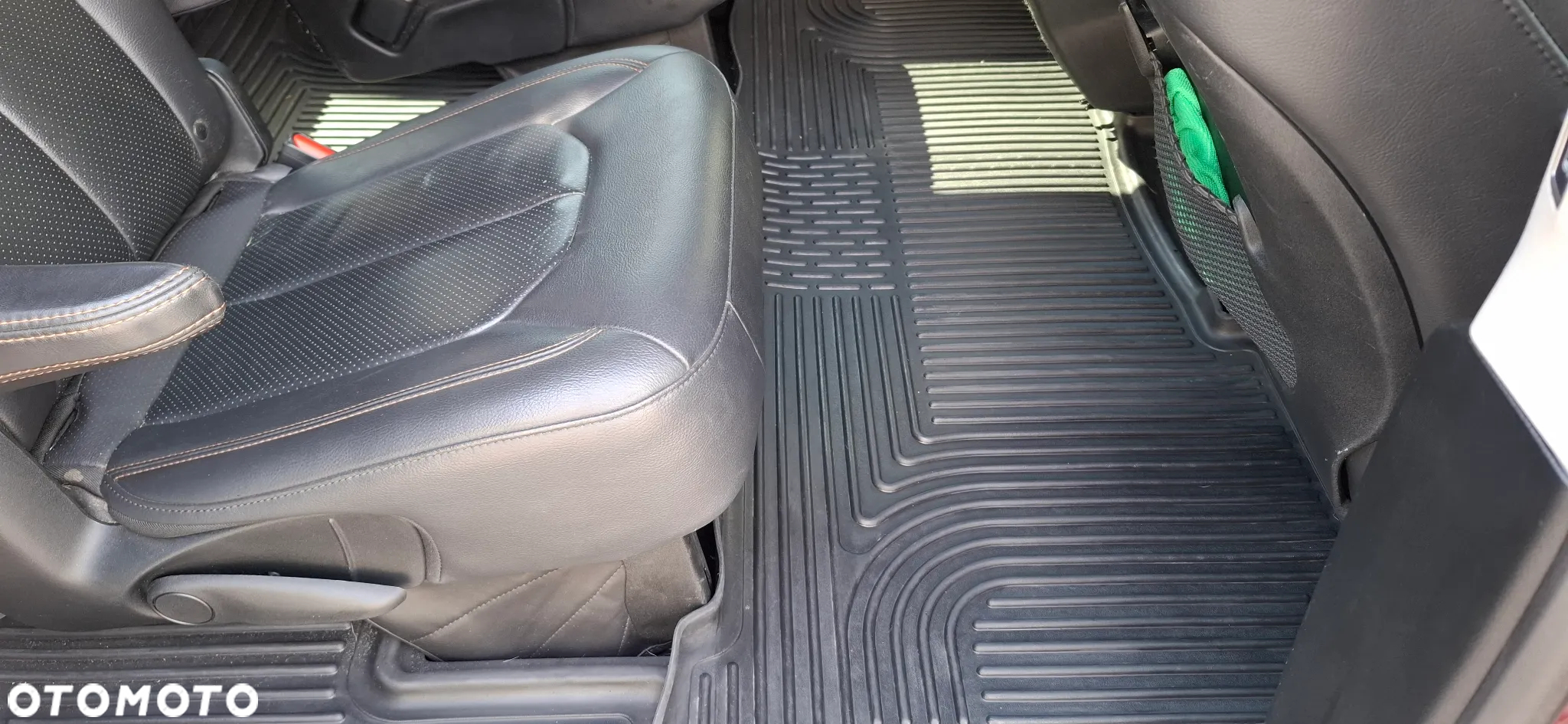 Chrysler Pacifica - 31