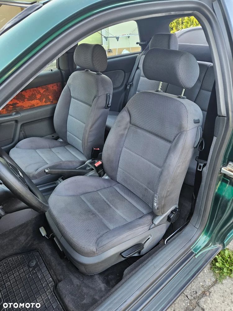 Audi A3 3-drzwiowe 1.6 Ambiente - 30