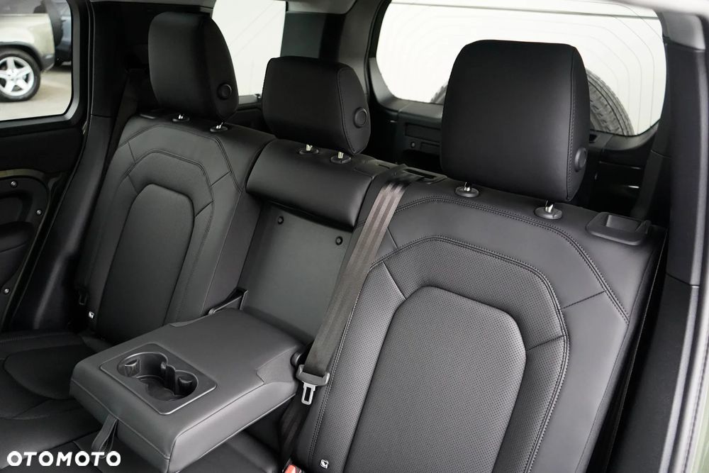 Land Rover Defender 3.0 D200 mHEV S - 33