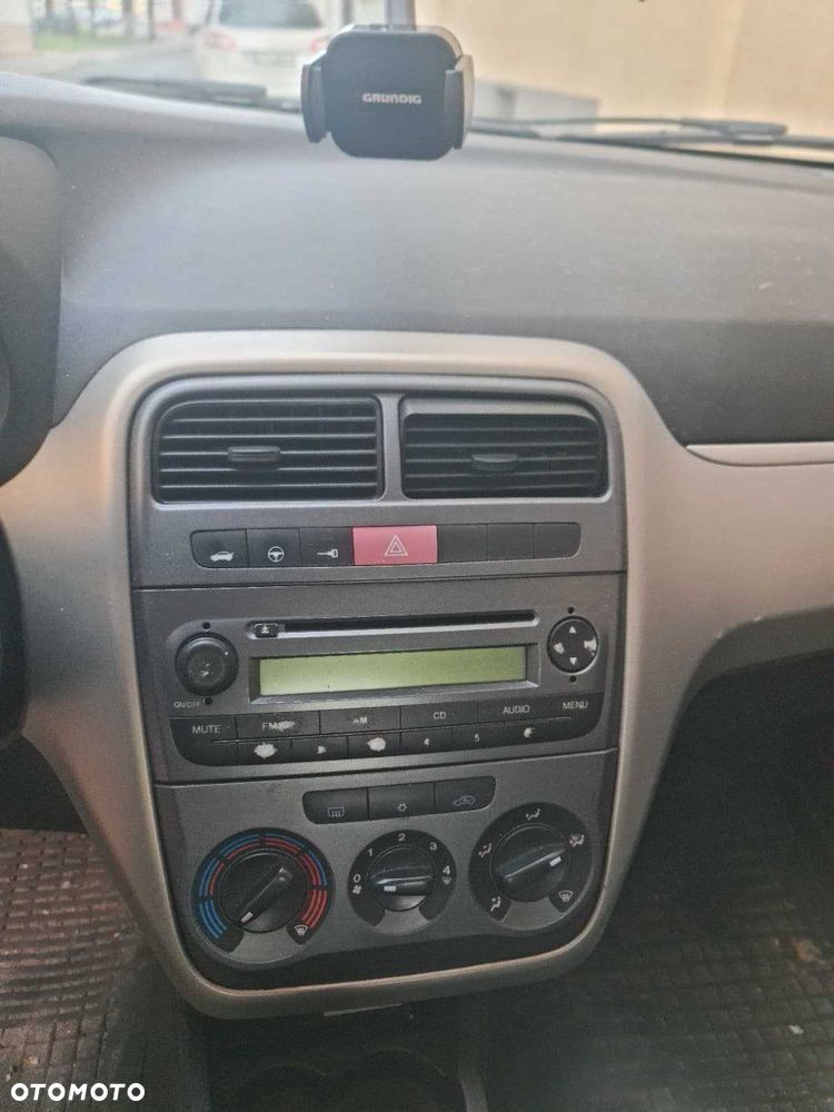 Fiat Grande Punto - 5