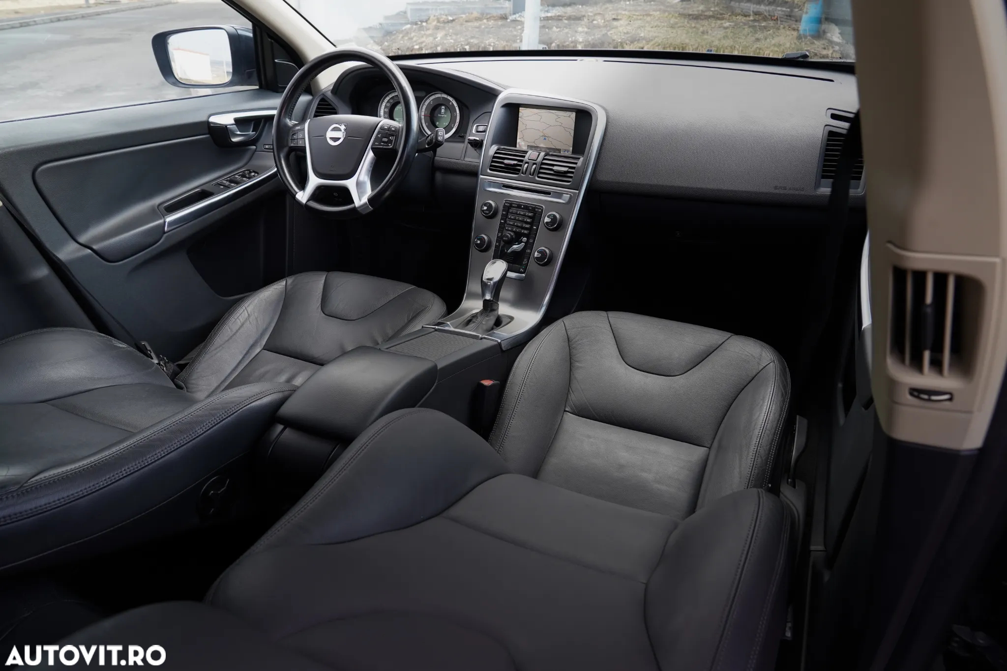 Volvo XC 60 2.4D AWD Summum - 11