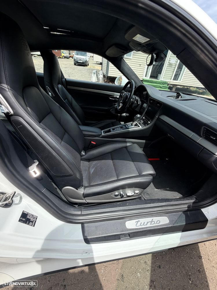 Porsche 911 (991) Turbo PDK - 32