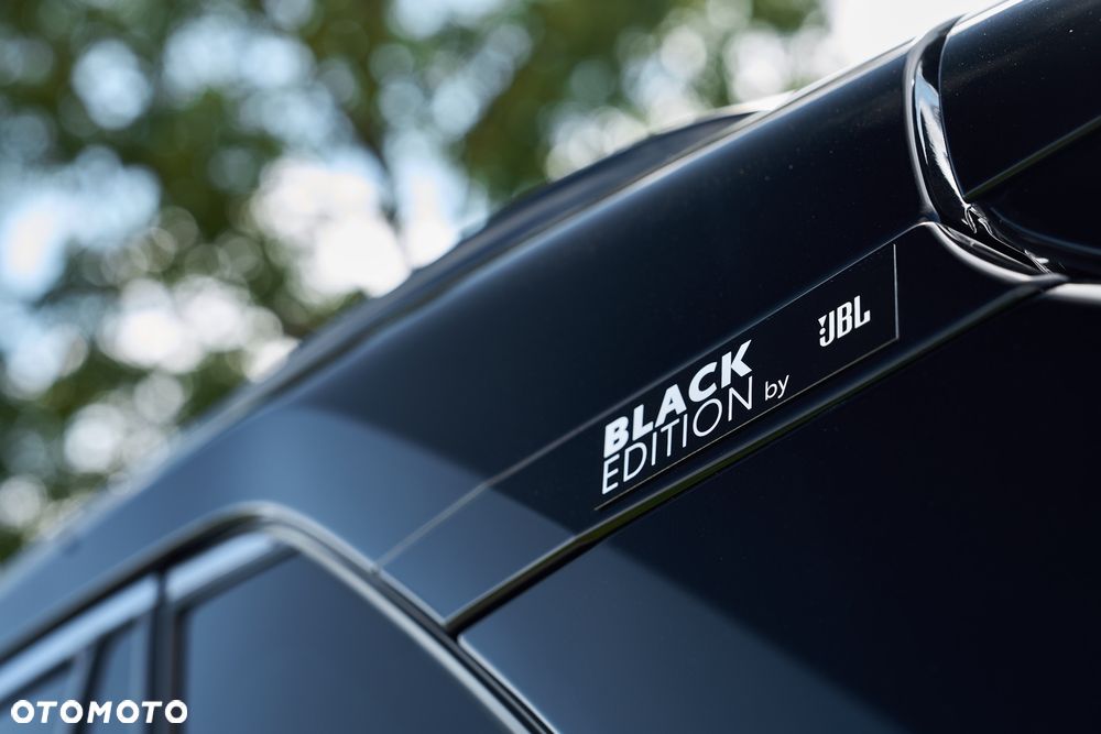 Toyota RAV4 2.5 Hybrid Black Edition by JBL 4x4 - 8