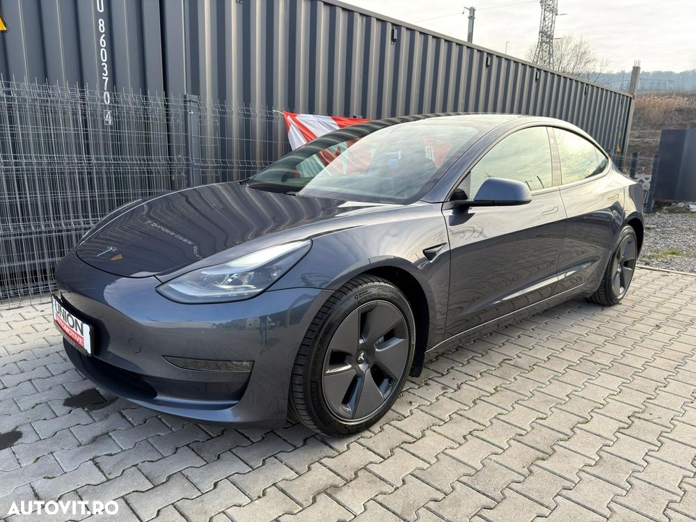 Tesla Model 3 Langstreckenbatterie Allradantrieb Dual Motor - 1