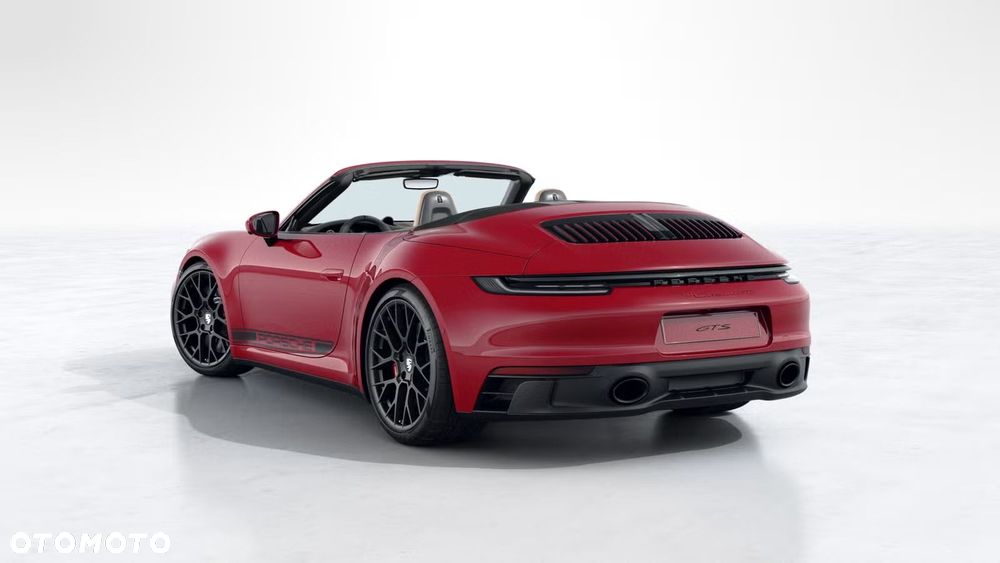 Porsche 911 Carrera 4 GTS - 3