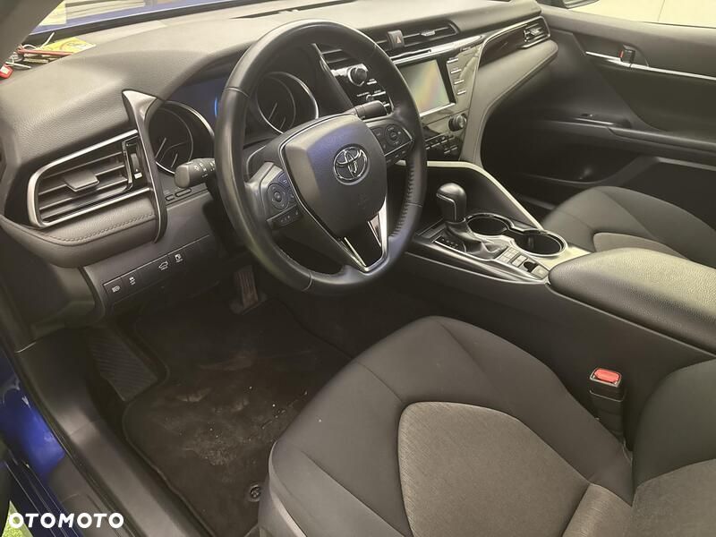 Toyota Camry 2.5 Hybrid Comfort CVT - 10