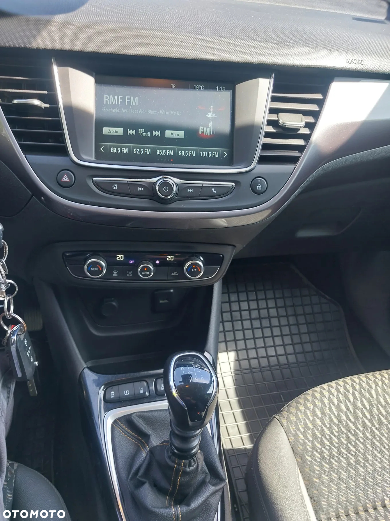 Opel Crossland X - 17