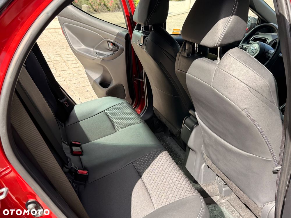 Toyota Yaris 1.5 Executive CVT - 12