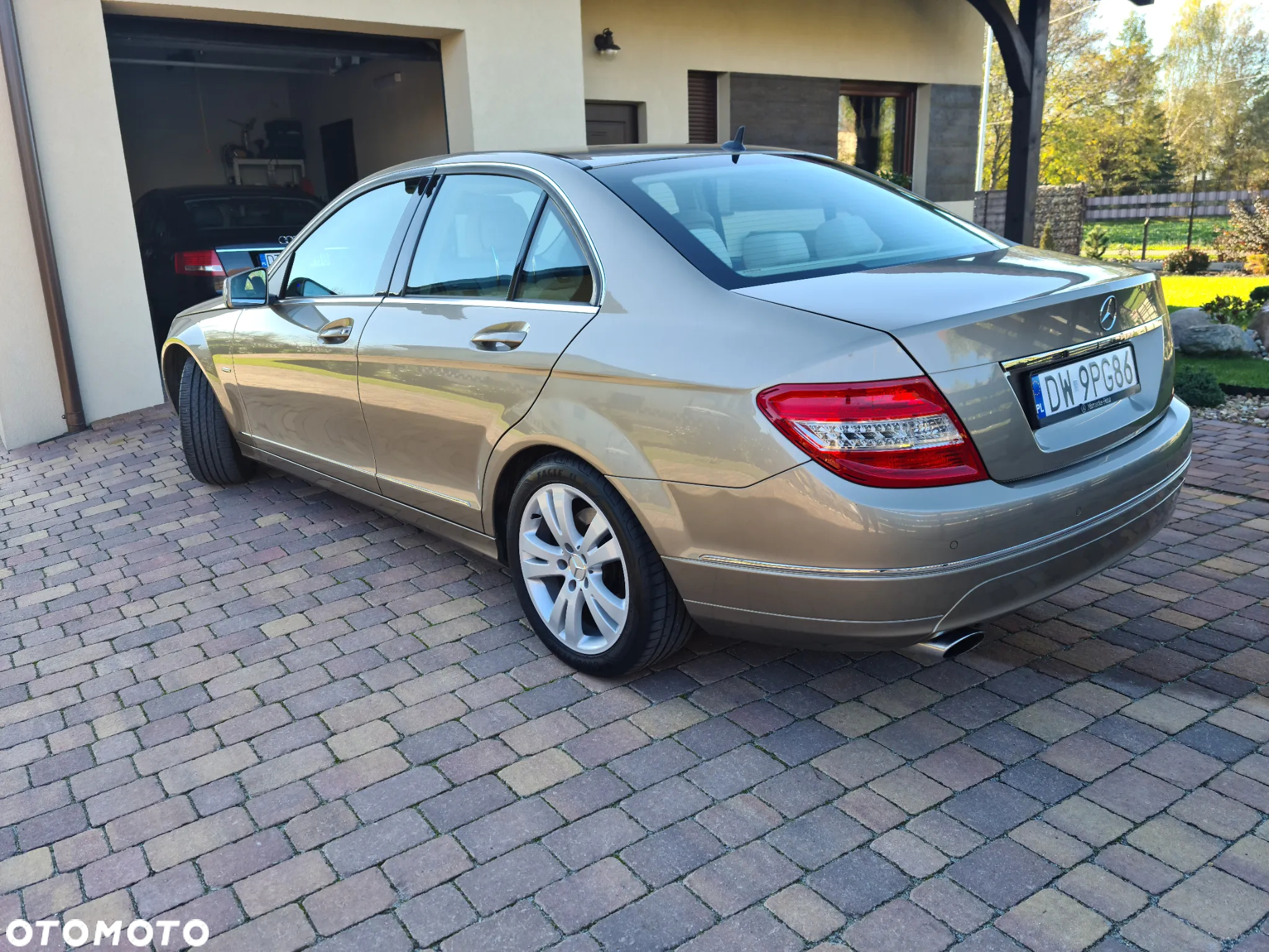 Mercedes-Benz Klasa C 200 (BlueEFFICIENCY) Elegance - 2
