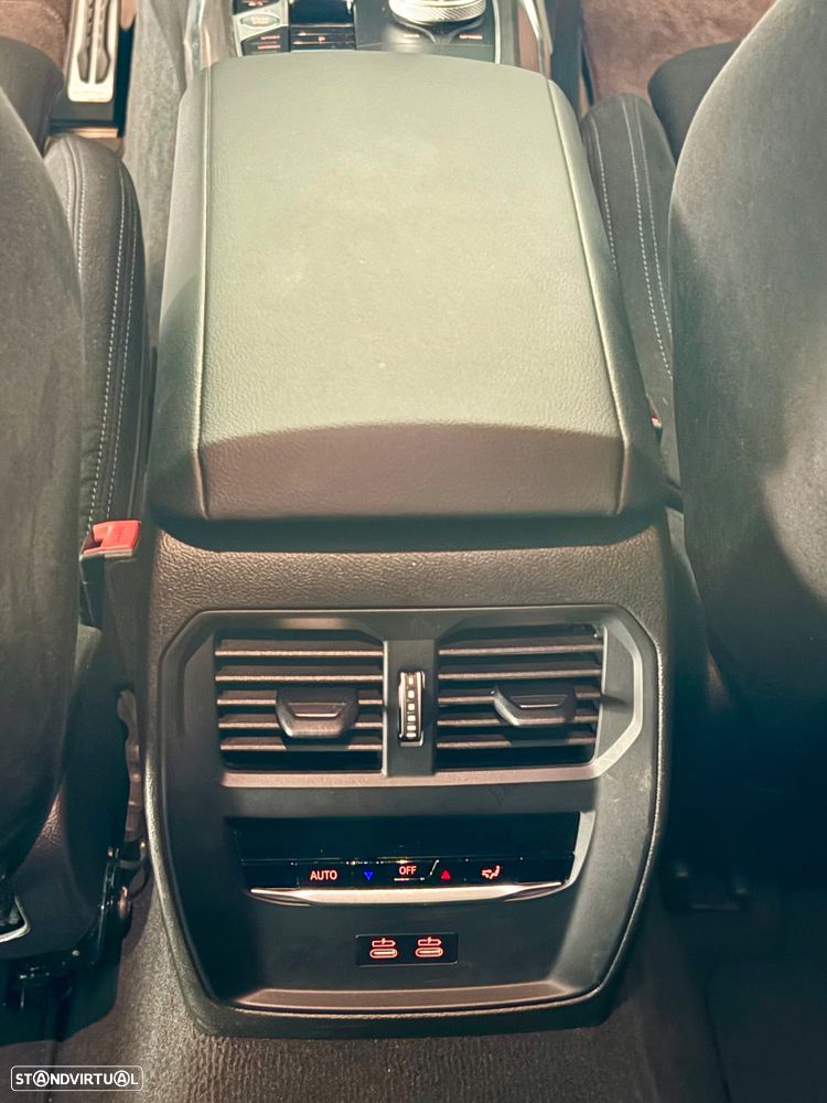 BMW 330 e Pack Desportivo M Auto - 17