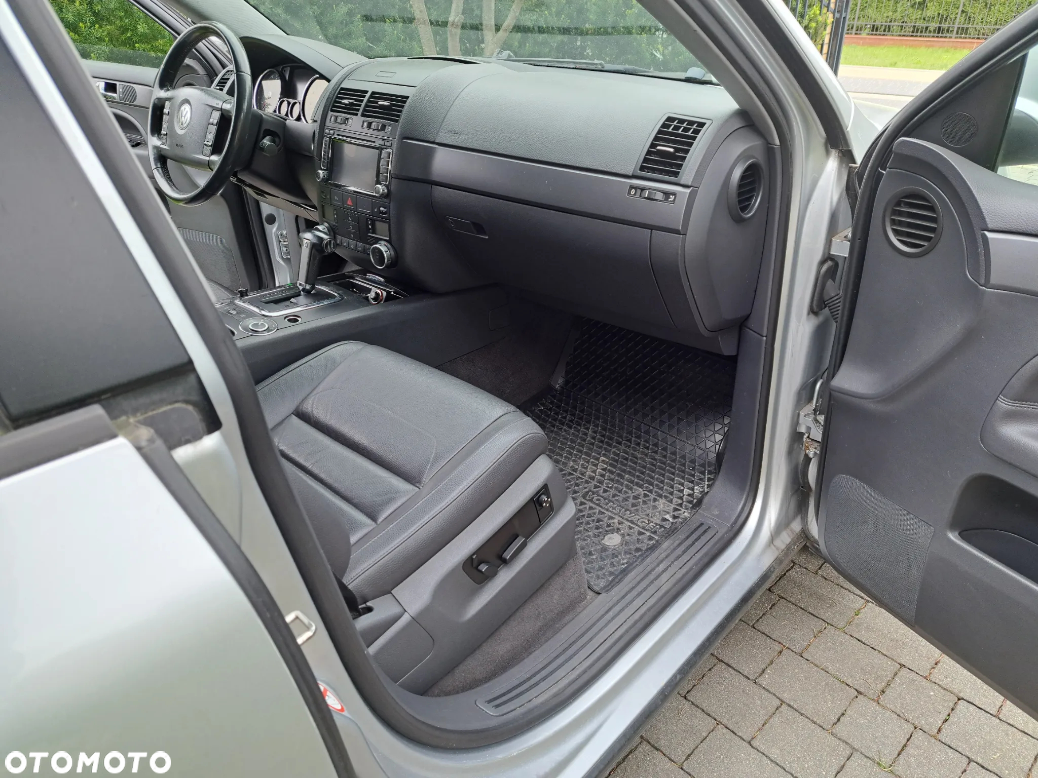 Volkswagen Touareg - 12