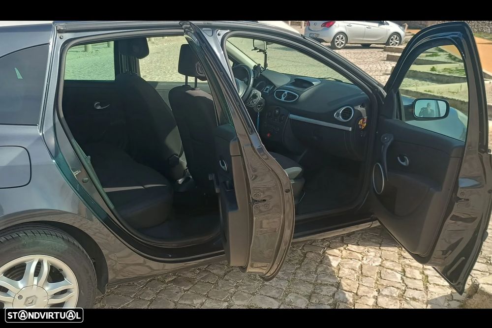 Renault Clio Break 1.2 16V Fairway - 6