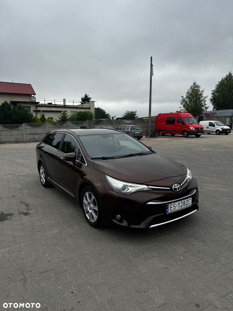 Toyota Avensis 2.0 D-4D Prestige - 2