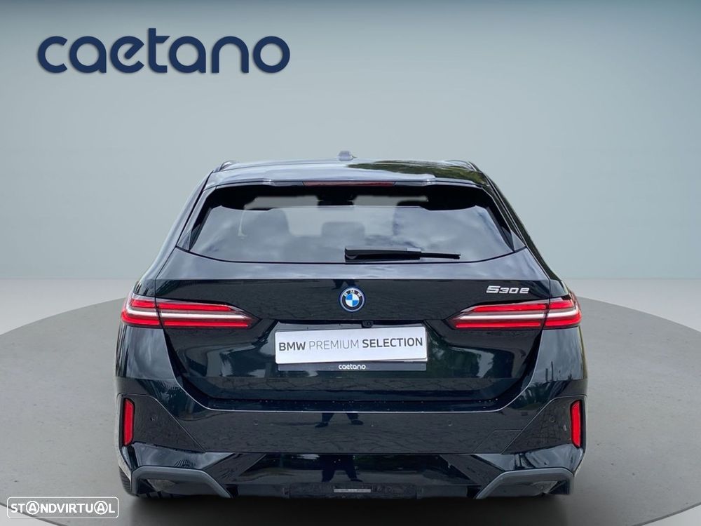 BMW 530 e Pack Desportivo M - 24