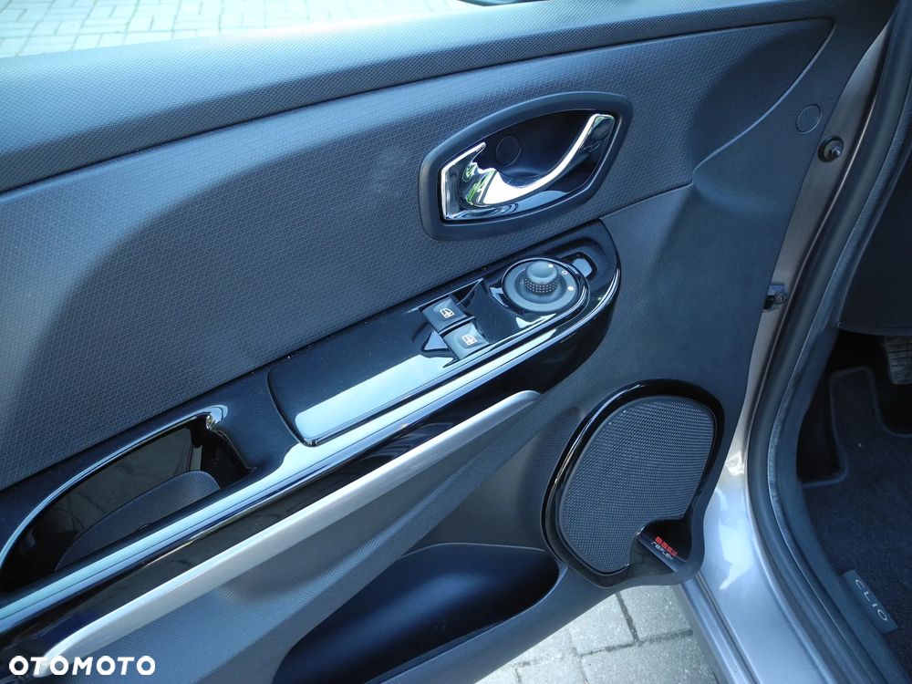 Renault Clio - 23