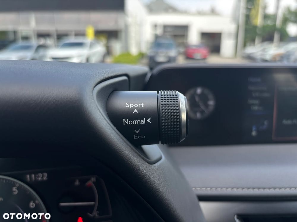 Lexus UX - 20