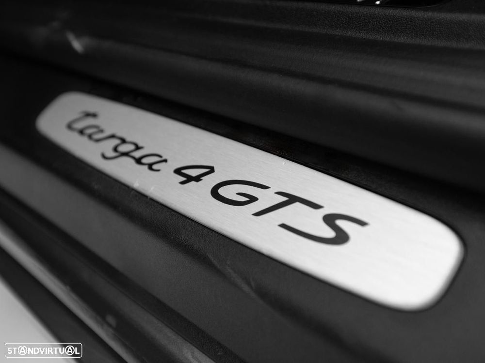 Porsche 911 (991) - 14
