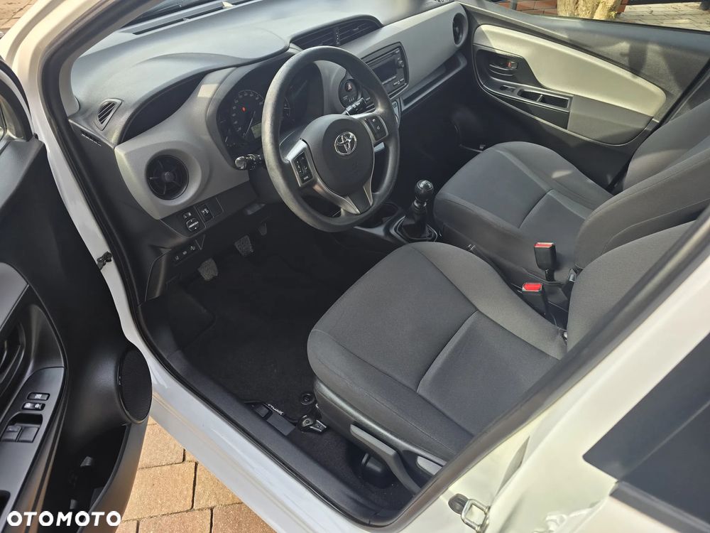 Toyota Yaris 1.0 VVT-i - 12