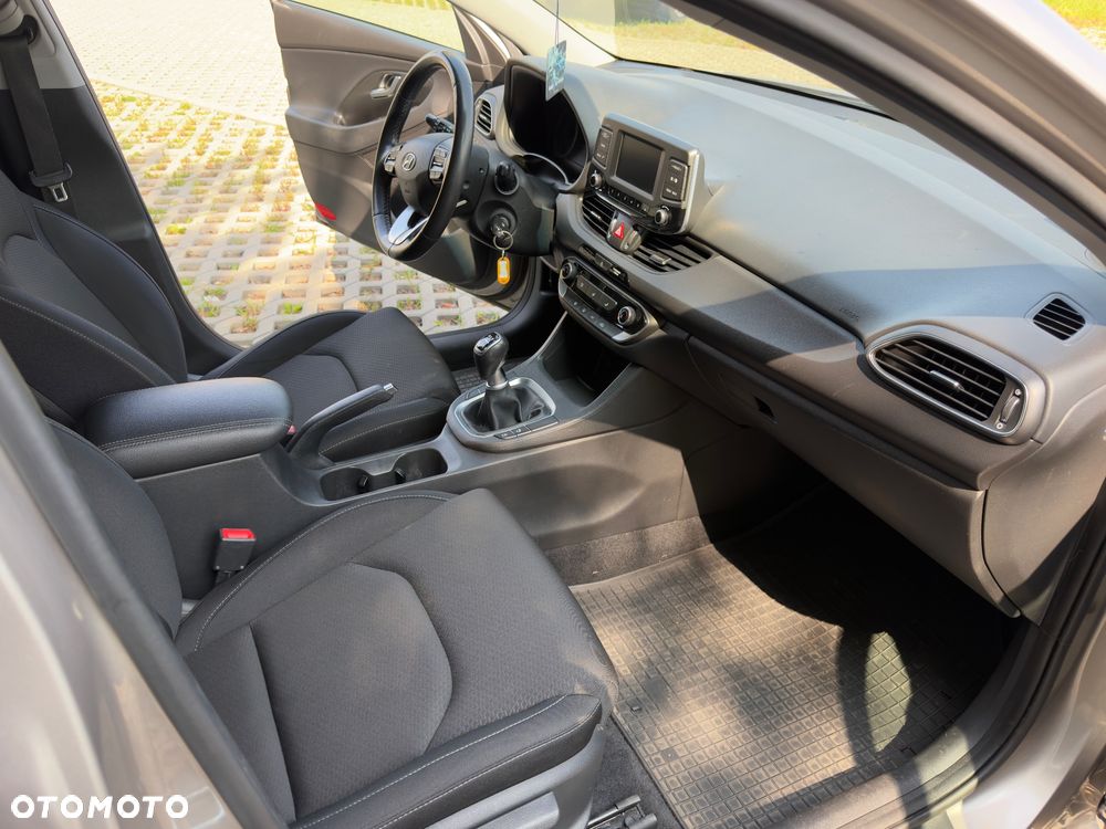 Hyundai i30 1.6 CRDi Classic + - 6