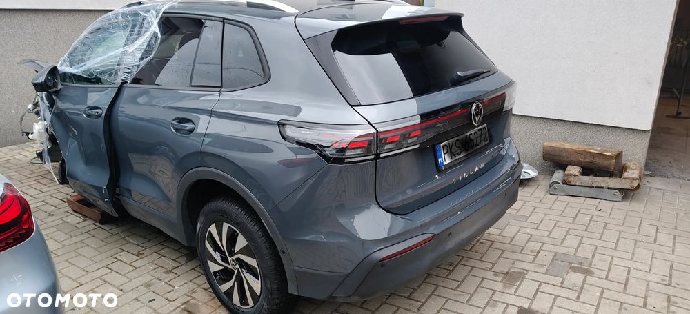Volkswagen Tiguan 1.5 eTSI Elegance DSG - 4