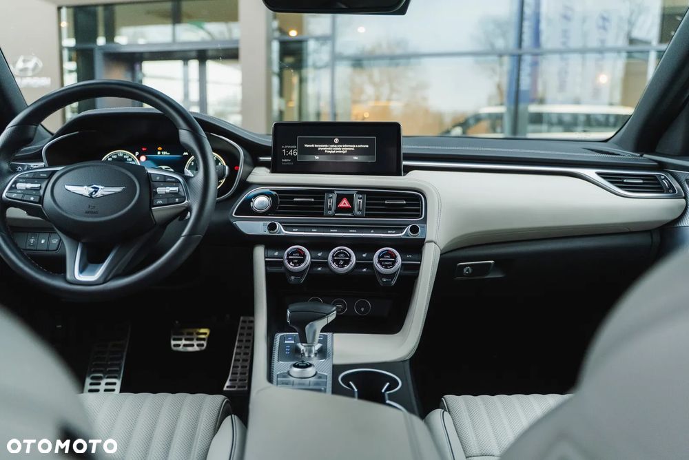 Genesis G70 2.0T Plus AWD 8AT Sport - 34