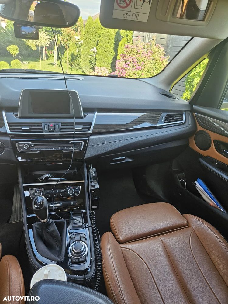 BMW Seria 2 218d Luxury Line - 9