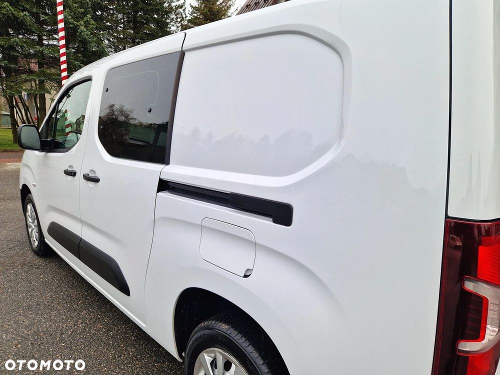 Opel Combo Maxi Brygadówka 5 Osób - 37