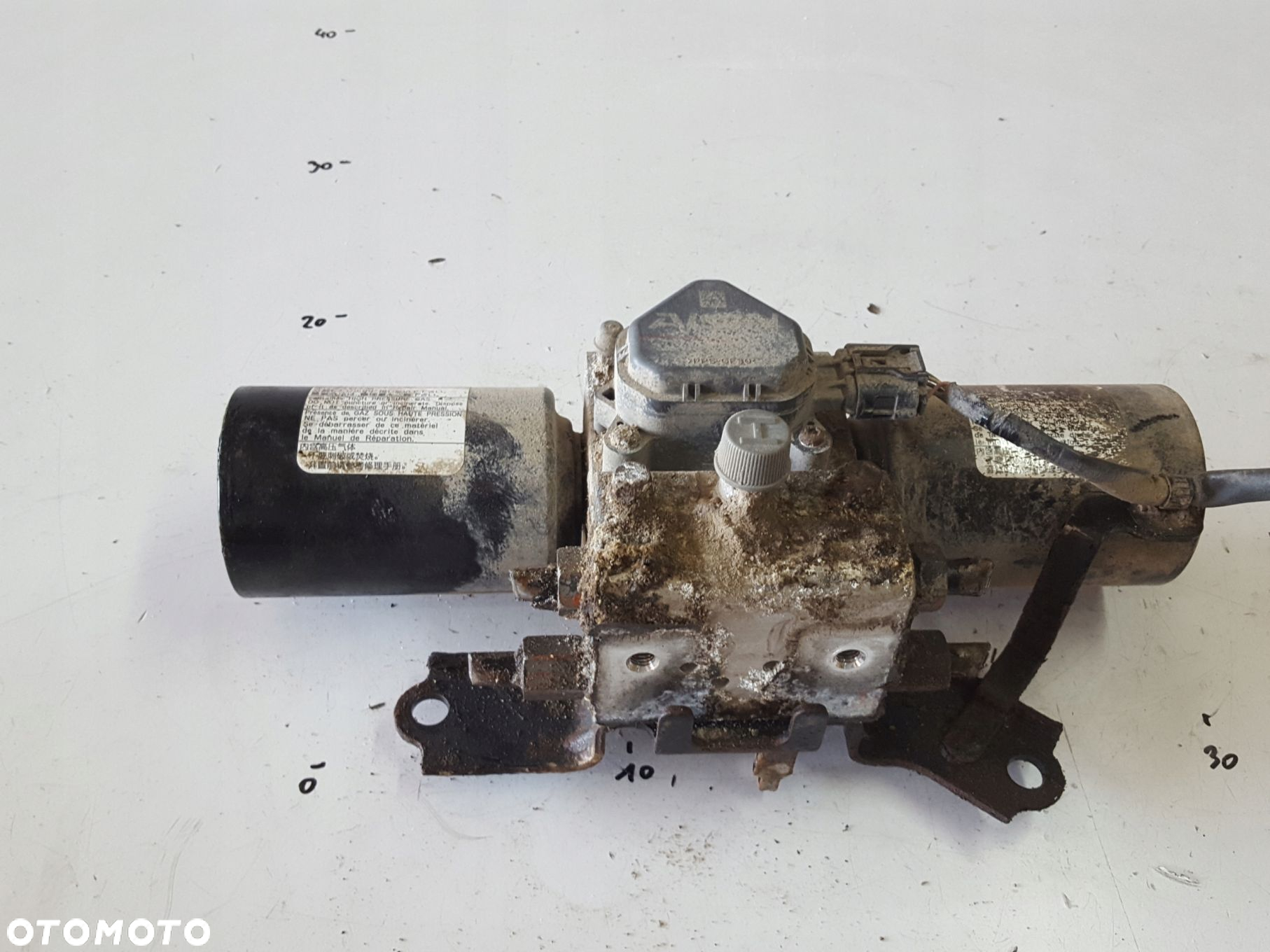 TOYOTA LAND CRUISER 150 LIFT 18-22r POMPA STABILIZATORA KDSS - 2