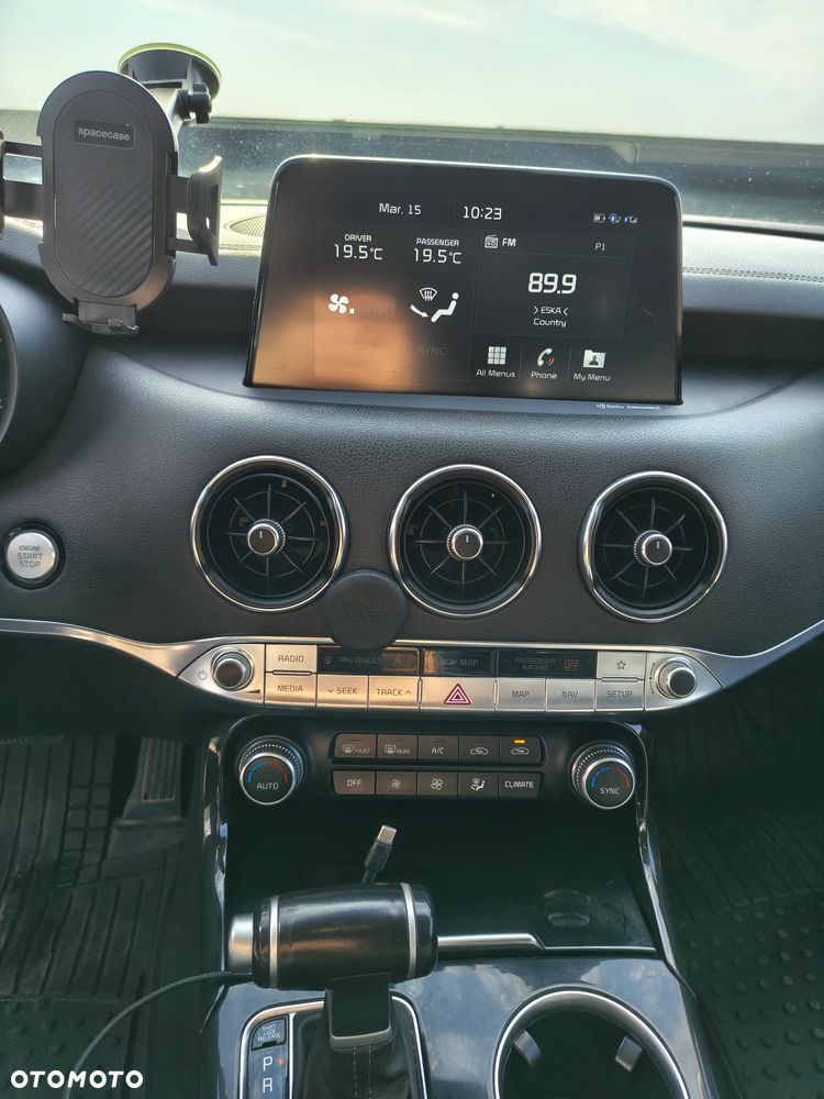 Kia Stinger 2.0 T-GDI GT Line - 11