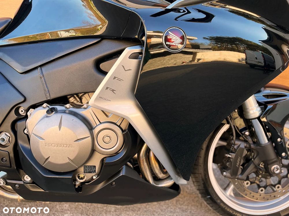 Honda VFR - 10