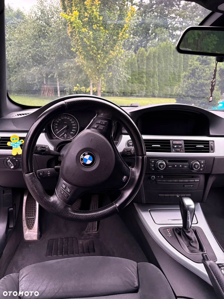 BMW Seria 3 330d xDrive - 17