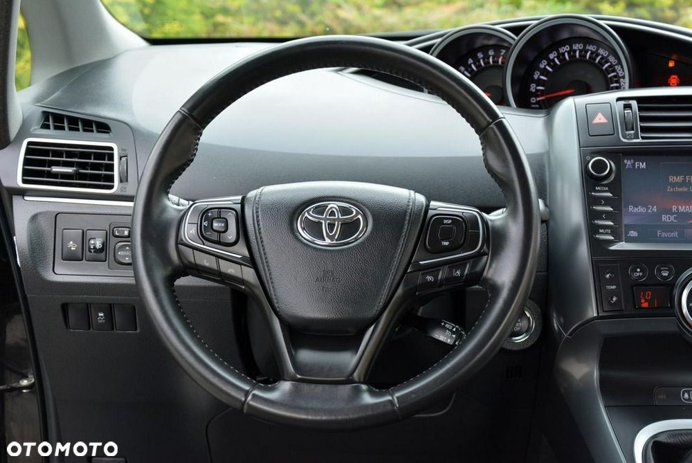 Toyota Verso 1.8 Premium 7os EU6 - 25