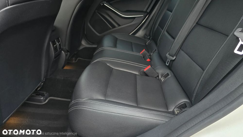 Mercedes-Benz CLA 250 4Matic 7G-DCT AMG Line - 31