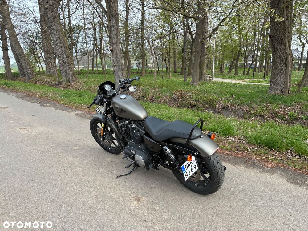 Harley-Davidson Sportster Iron 883 - 2