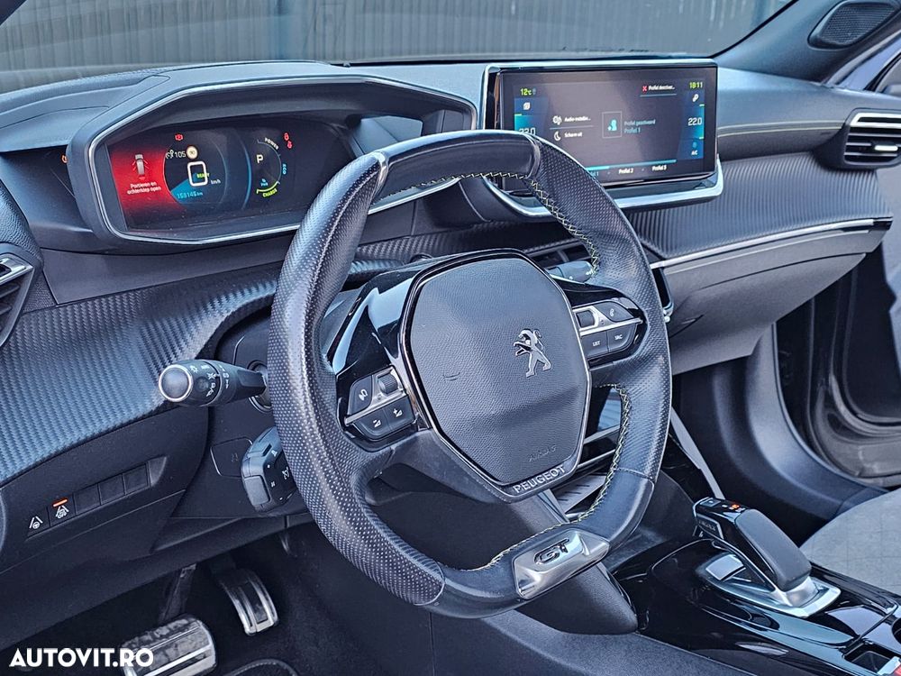 Peugeot 2008 e-2008 GT Line - 14