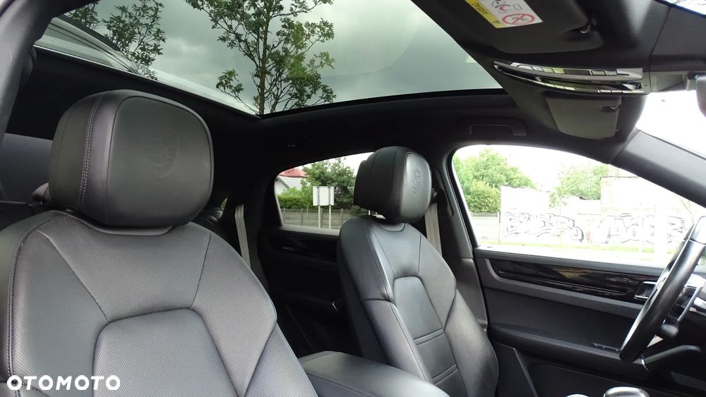 Porsche Cayenne E-Hybrid Platinum Edition - 18