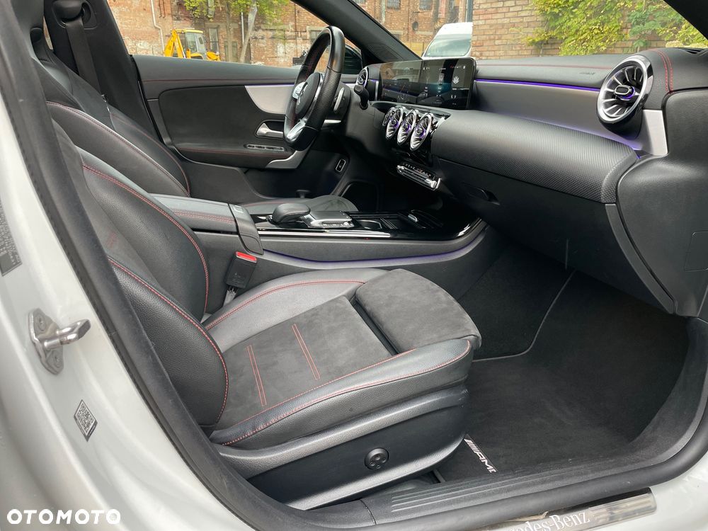 Mercedes-Benz CLA 200 7G-DCT AMG Line - 15