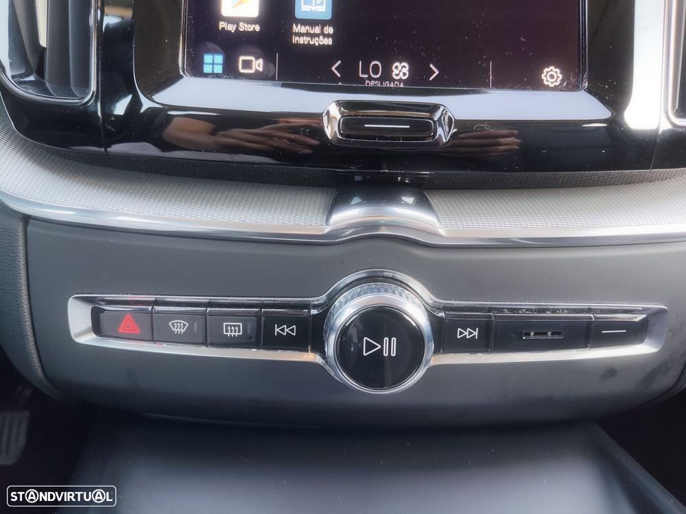 Volvo XC 60 2.0 B4 Plus Bright - 28