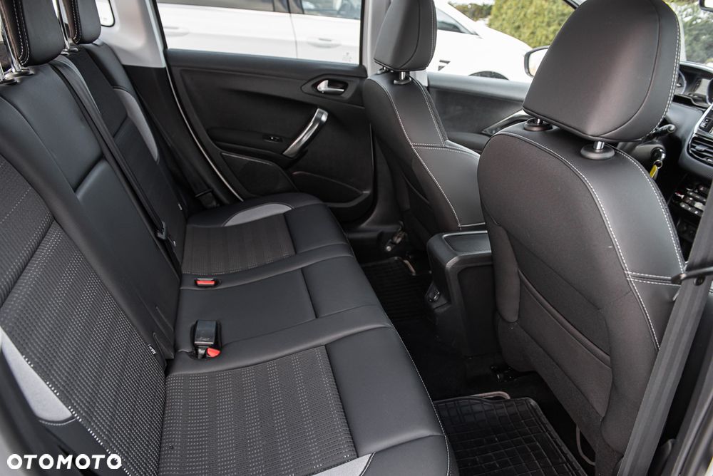 Peugeot 2008 1.6 BlueHDi Allure S&S - 26