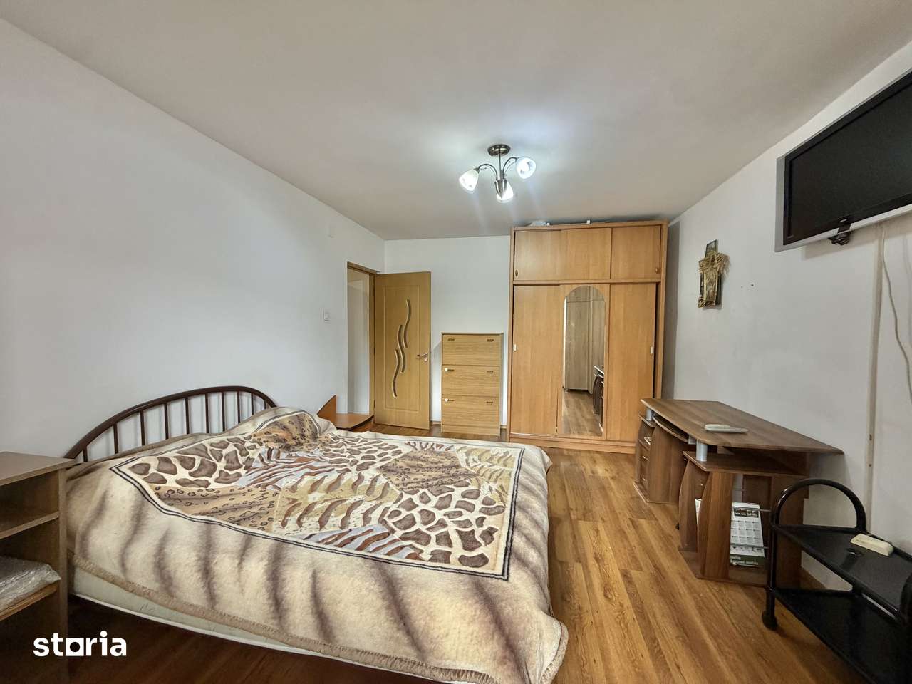 Apartament 1 camera, decomandat, etaj 3, zona Dambovita — fotografia 3
