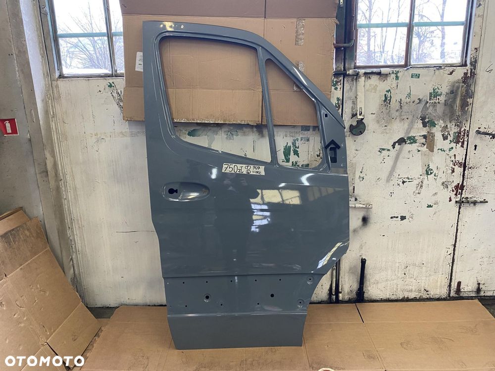SPRINTER 907 910 17- DRZWI PRZEDNIE PRAWE SZARE GOŁE ORYGINALNE - 1