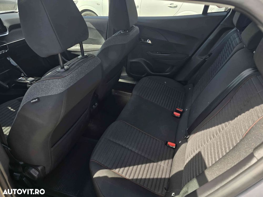 Peugeot 2008 - 10