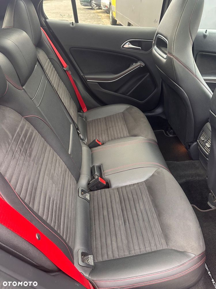 Mercedes-Benz GLA AMG 45 4-Matic - 24